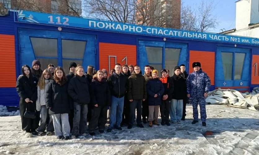 Сотрудники Росгвардии организовали для пензенских школьников экскурсию в пожарно-спасательную часть МЧС России