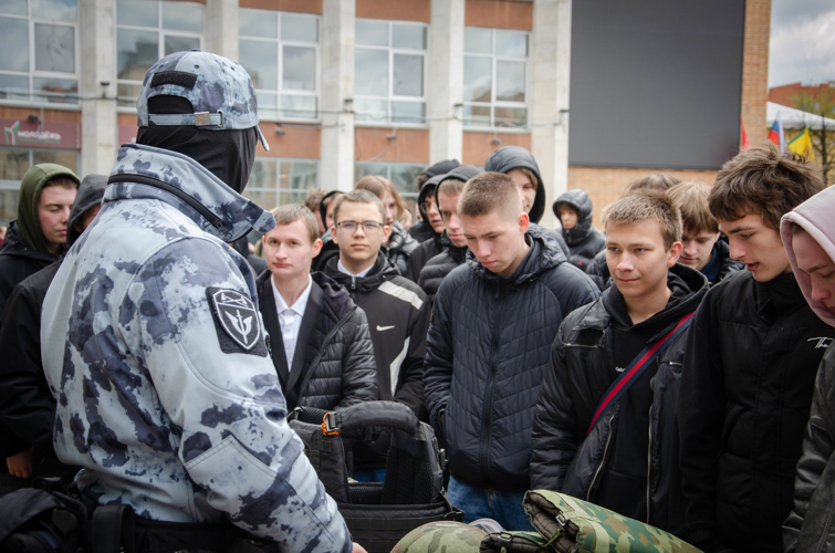 Росгвардейцы приняли участие в акции «День призывника» в Пензе (видео)