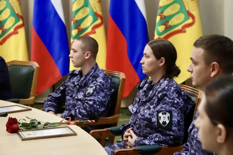Губернатор Пензенской области и командующий Приволжским округом Росгвардии встретились с молодыми сотрудниками Росгвардии