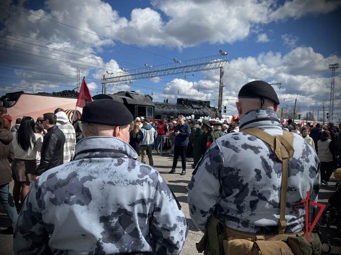Росгвардейцы обеспечили безопасность пензенцев во время прибытия «Паровоза Победы» (видео)