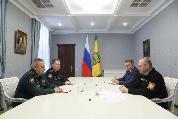 Командующий Приволжским ордена Жукова округом войск национальной гвардии РФ генерал-полковник Сергей Просяник посетил Пензенскую область
