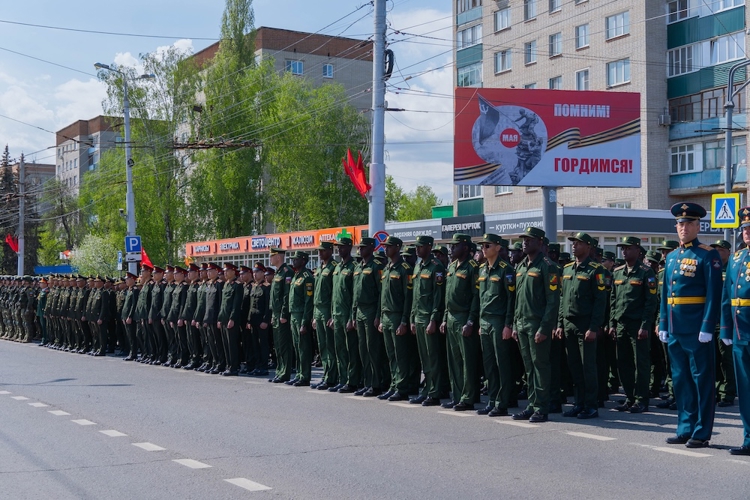 Росгвардейцы почтили память героев в День Победы в Пензе