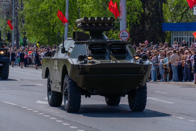 Росгвардейцы почтили память героев в День Победы в Пензе