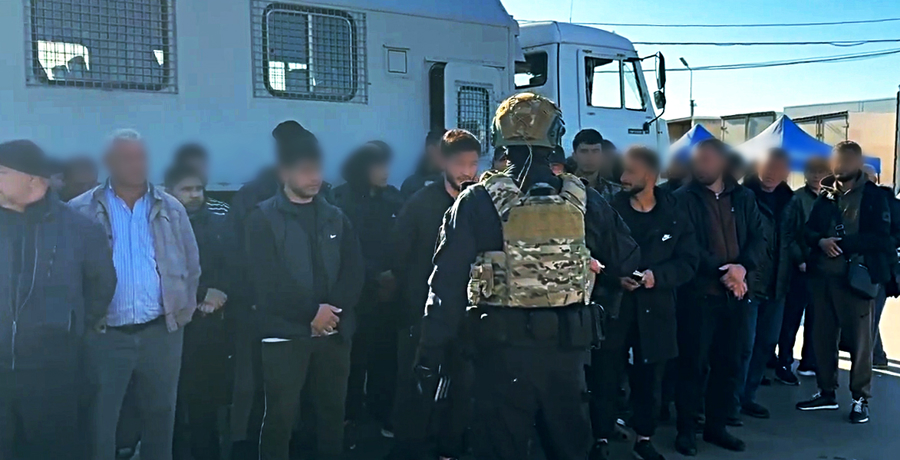 В Пензенской области при поддержке спецназа Росгвардии выявили более 200 нарушений миграционного законодательства (видео)