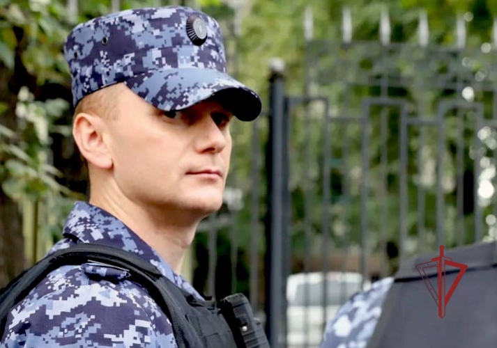 В Пензе сотрудники Росгвардии задержали женщину, устроившую скандал в парке из-за отказа пускать её на аттракцион в нетрезвом виде