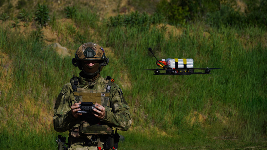 Пензенские спецподразделения отрабатывают управление FPV-дронами в условиях реального боя