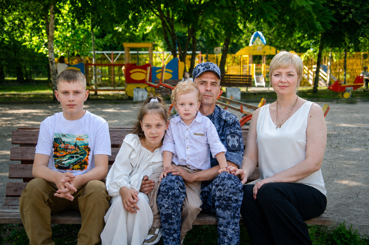 Семья, любовь и верность — главные ценности росгвардейцев