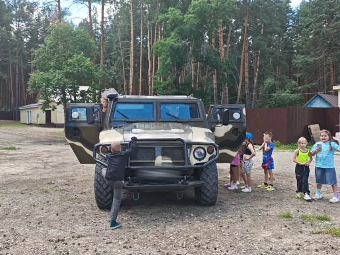 В рамках акции «Каникулы с Росгвардией» пензенский ОМОН посетил лагерь «Меридиан»