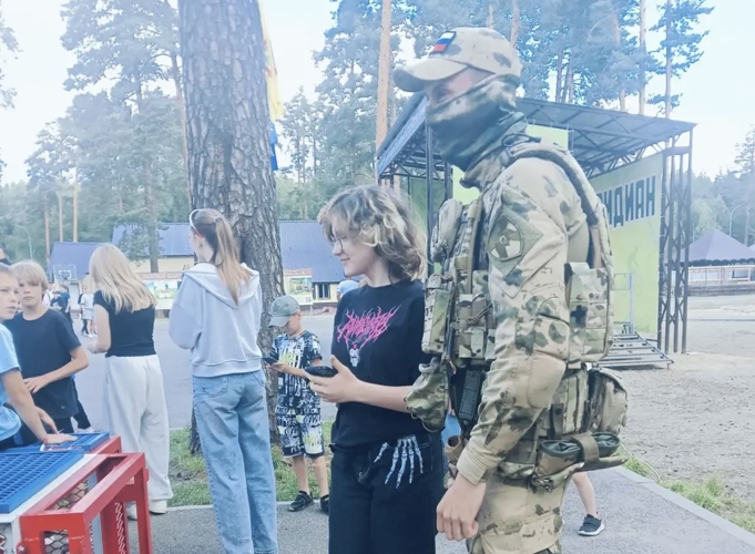 Пензенский ОМОН продолжает проводить встречи с детьми в рамках акции «Каникулы с Росгвардией»