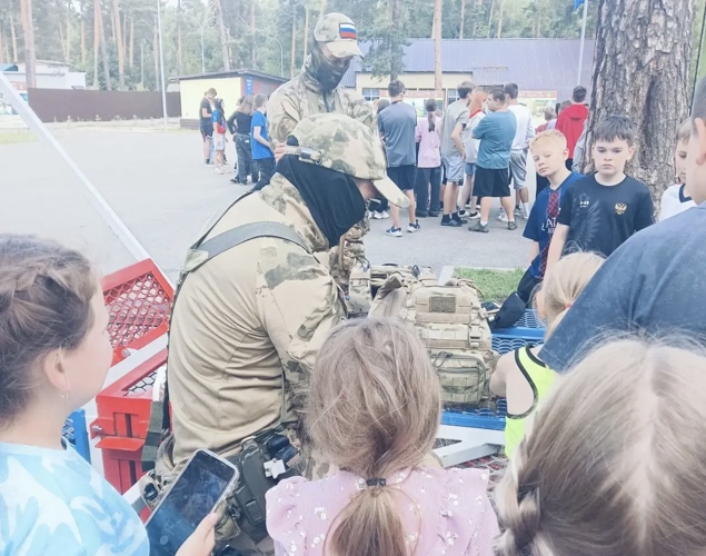 Пензенский ОМОН продолжает проводить встречи с детьми в рамках акции «Каникулы с Росгвардией»