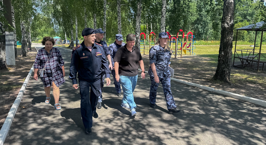 Начальник Управления Росгвардии по Пензенской области проверил безопасность детского отдыха в загородных лагерях