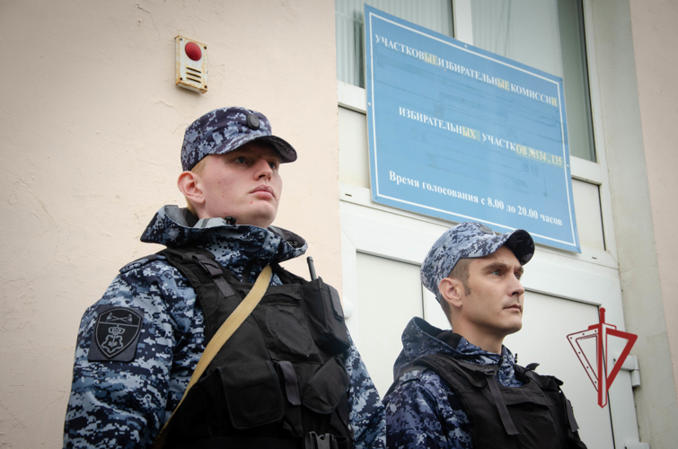 Молодые сотрудники Росгвардии приняли участие в голосовании на выборах в Пензенской области