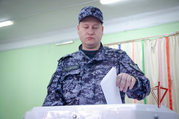 Более 800 сотрудников и военнослужащих Росгвардии обеспечили безопасность в дни выборов в Пензенской области