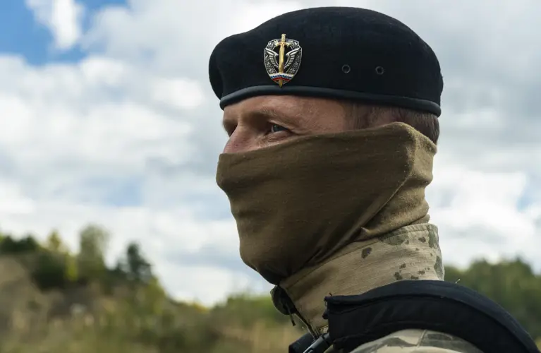 Телесюжет ТРК «Экспресс»: Пензенец удостоен права ношения геральдического знака ОМОН I степени (видео)