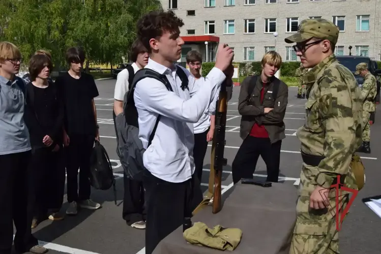 Росгвардейцы Заречного провели для школьников мероприятие, посвященное Дню солидарности в борьбе с терроризмом