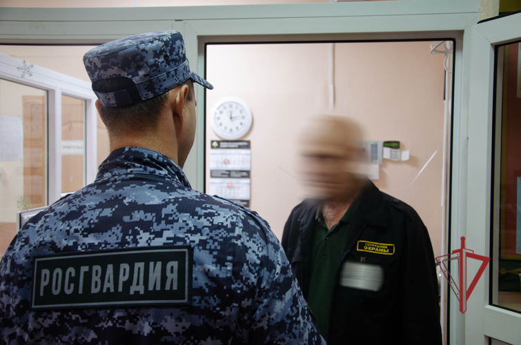 Молодые сотрудники Росгвардии приняли участие в голосовании на выборах в Пензенской области